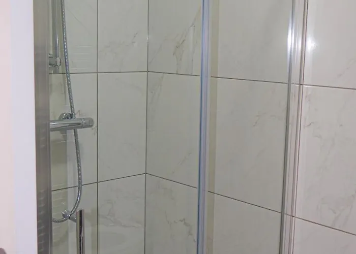 En-suite Double Near Croke Park - 2 بيت ضيافة 3*